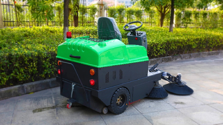 STONKAM 360 Around View System Enhances Sweeper Truck Efficiency and Safety